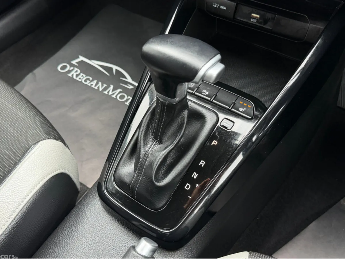 Kia Stonic Estate, Petrol Hybrid, 2021, Grey