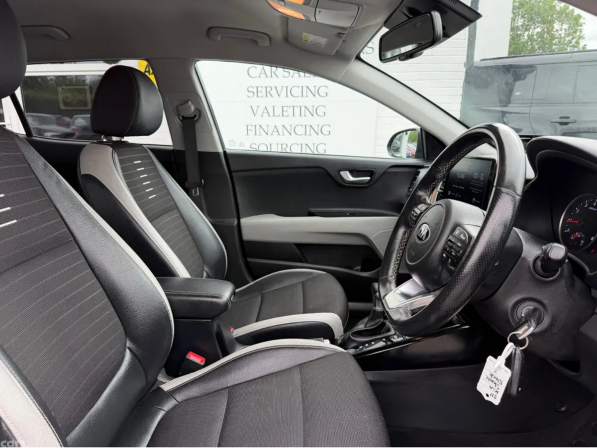 Kia Stonic Estate, Petrol Hybrid, 2021, Grey