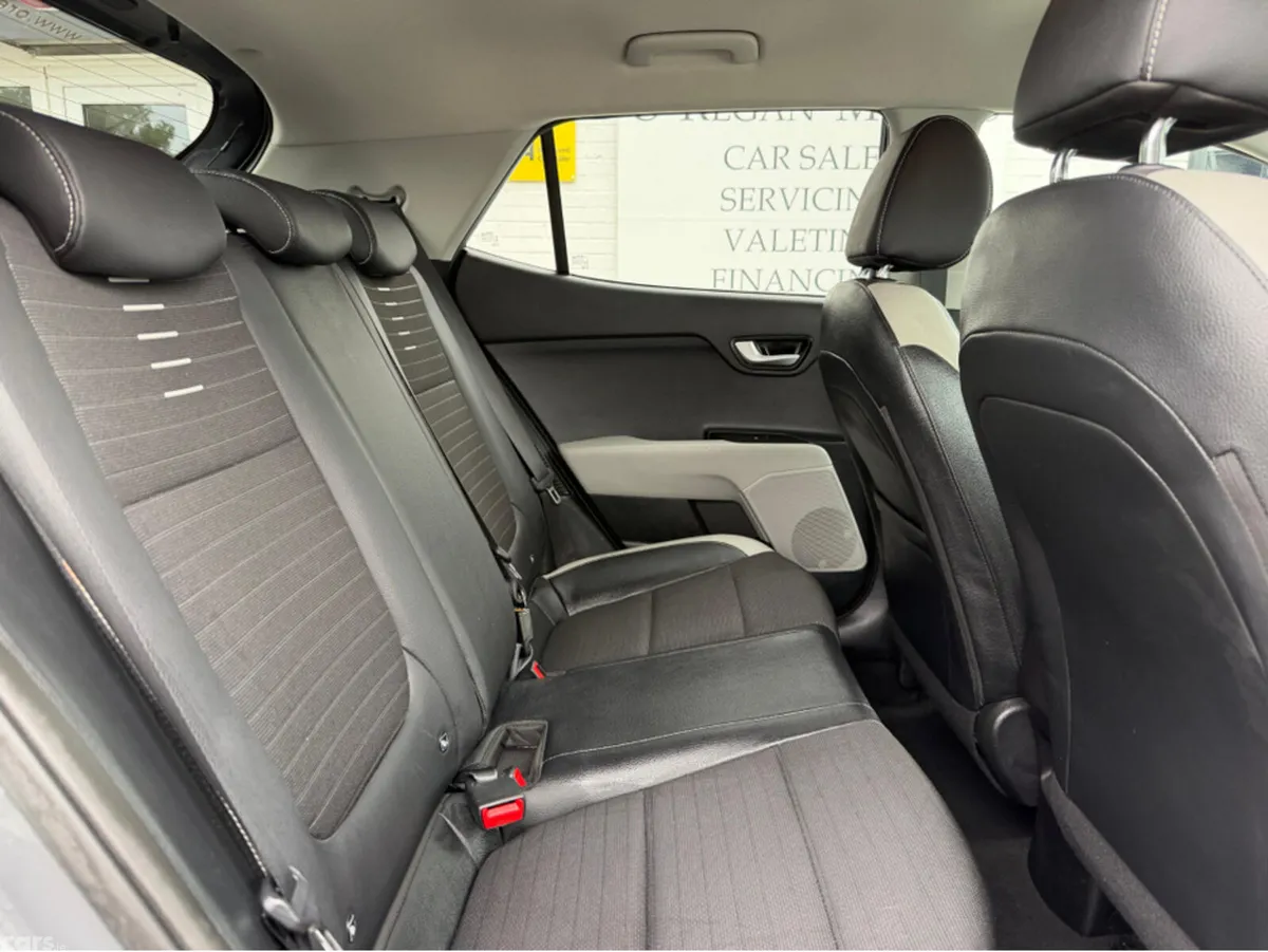 Kia Stonic Estate, Petrol Hybrid, 2021, Grey