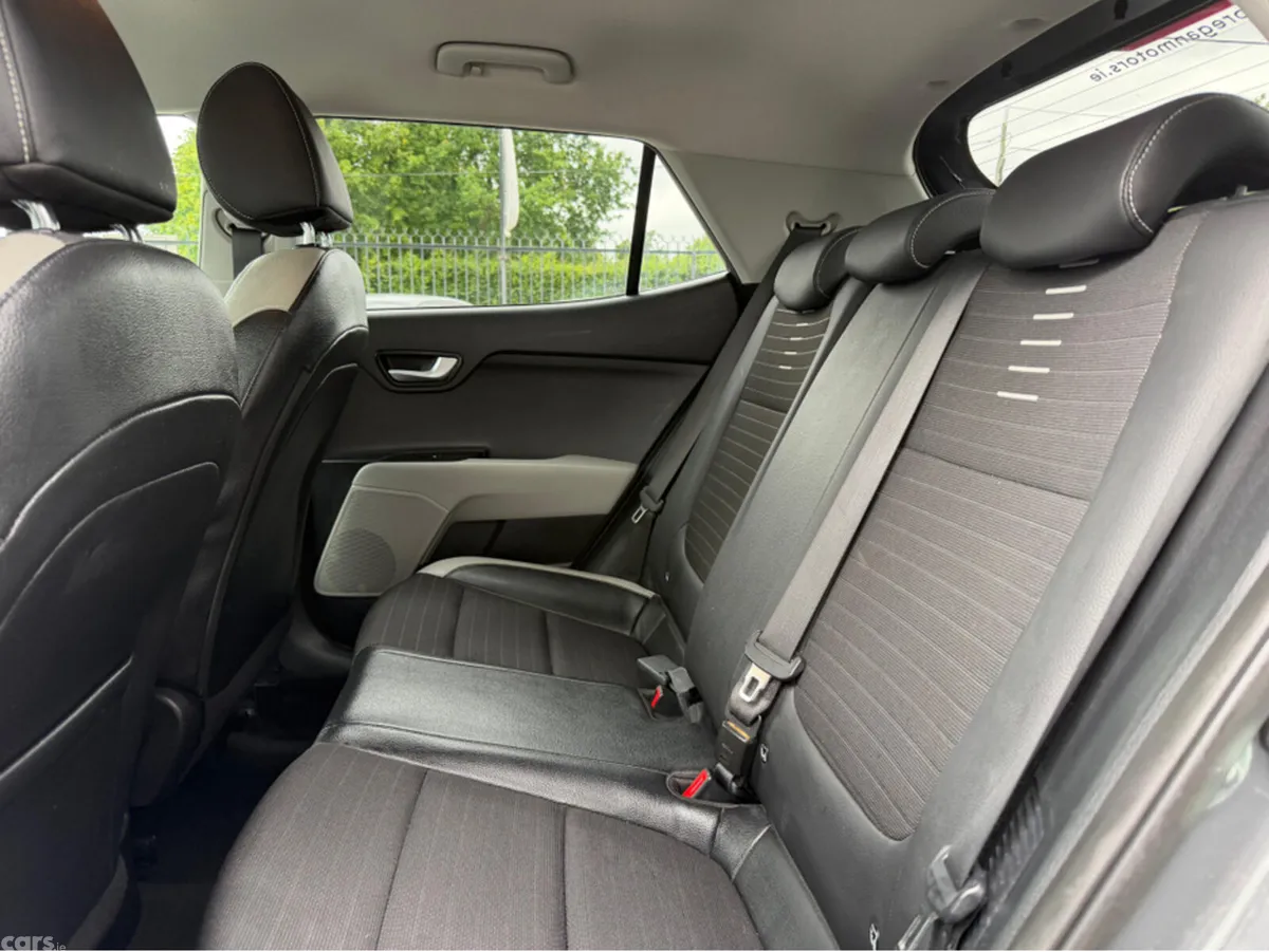 Kia Stonic Estate, Petrol Hybrid, 2021, Grey