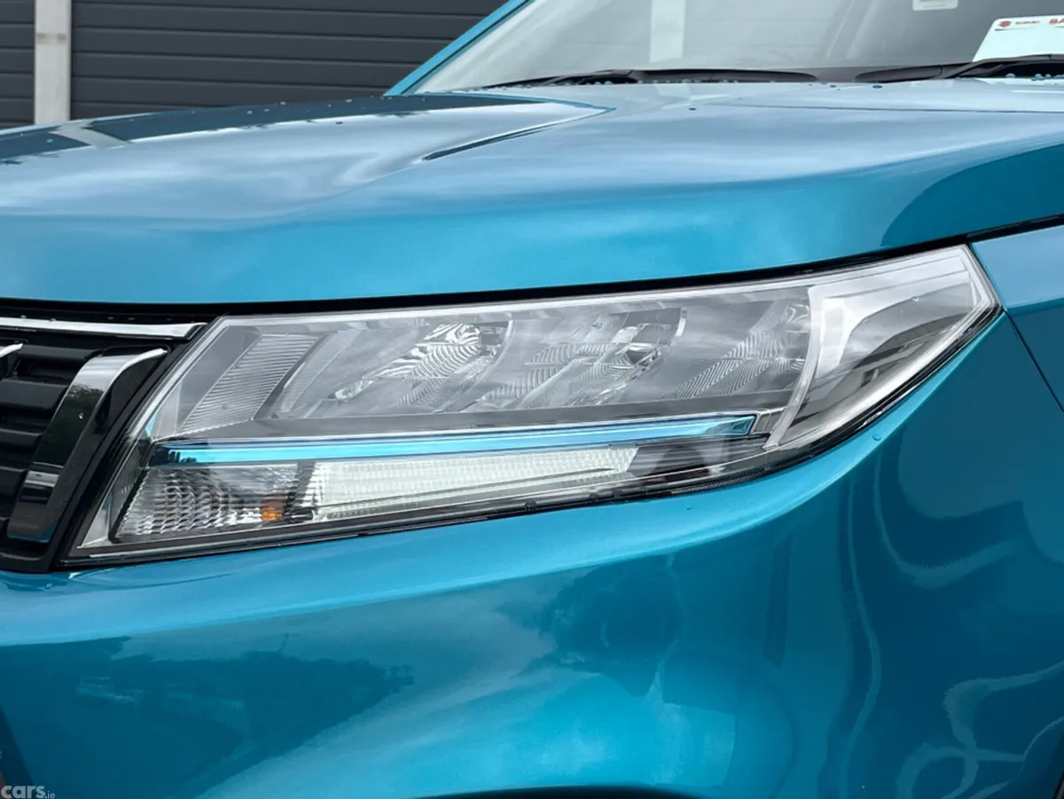 Suzuki Vitara SUV, Petrol Hybrid, 2024, Blue