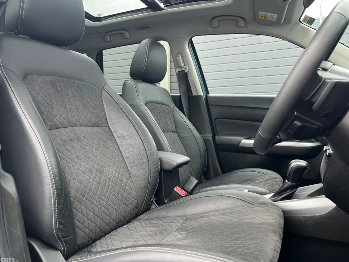 Suzuki Vitara SUV, Petrol Hybrid, 2024, Blue