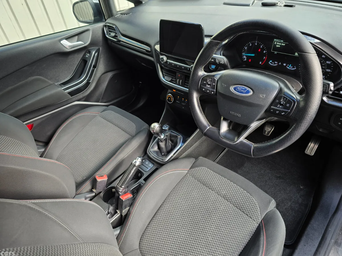 Ford Fiesta Hatchback, Petrol, 2018, Black