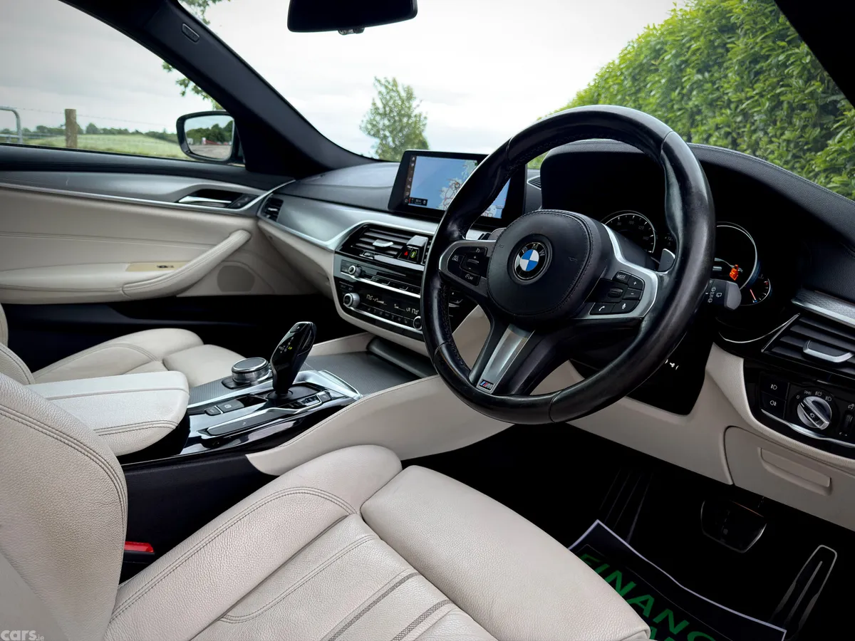 BMW 5-Series Estate, Diesel, 2017, Blue