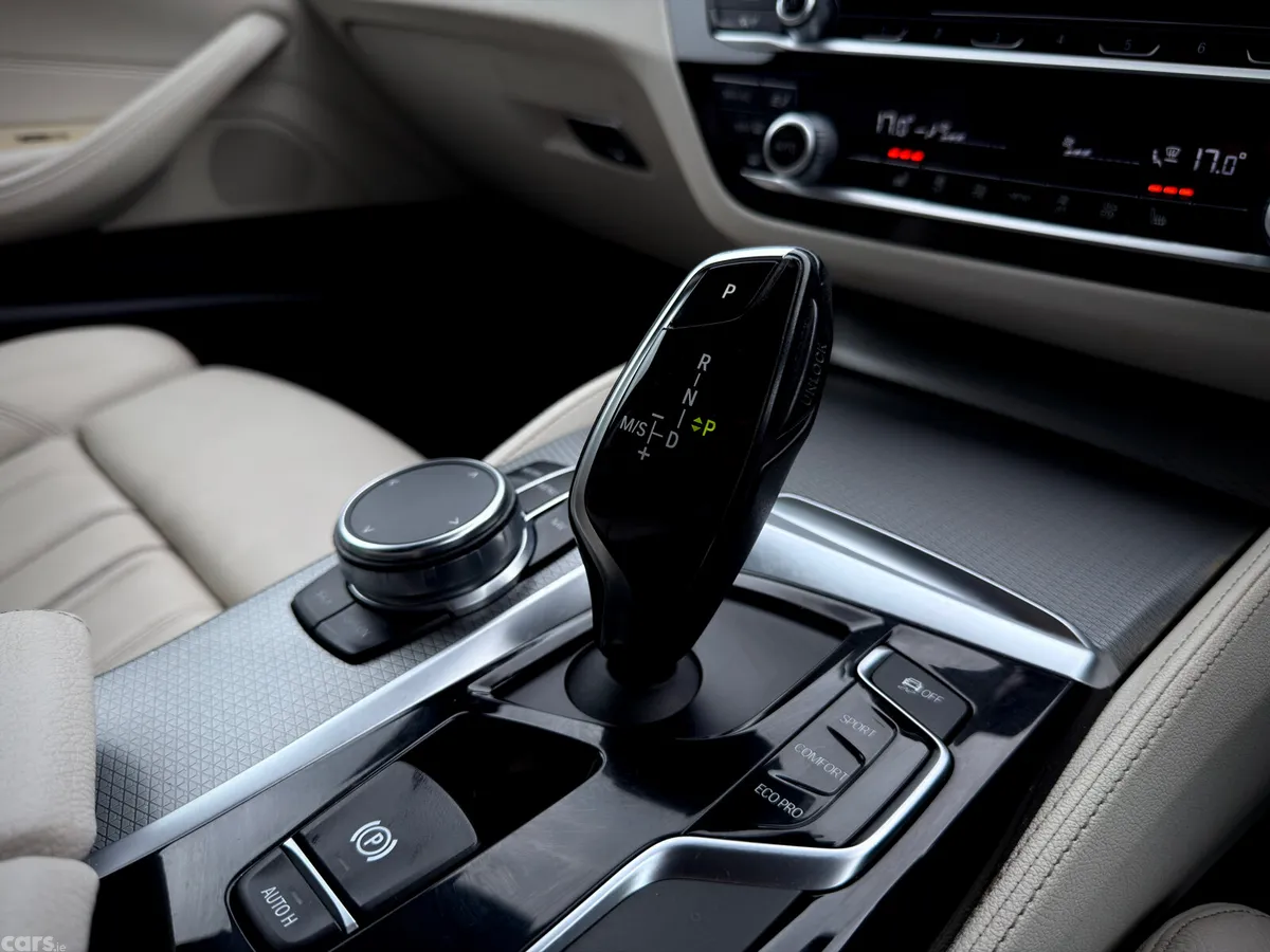 BMW 5-Series Estate, Diesel, 2017, Blue