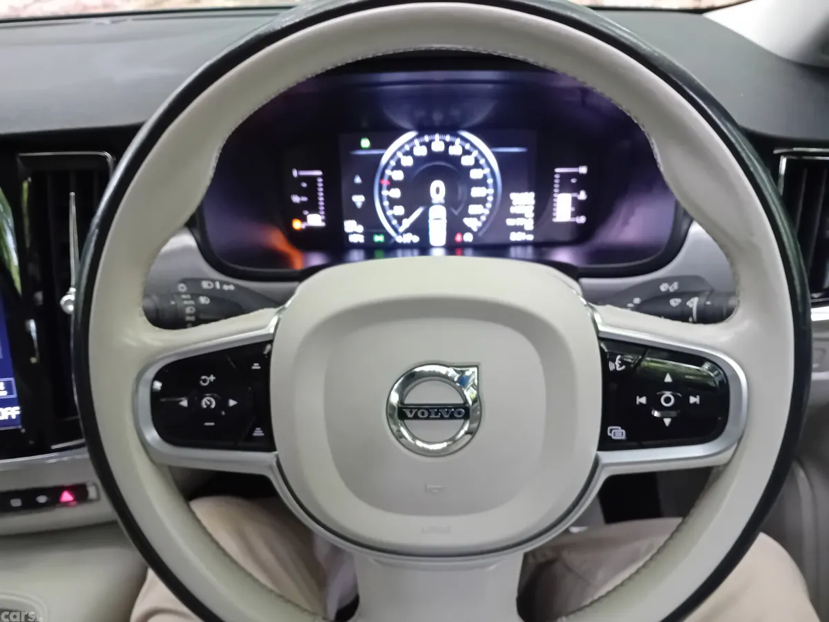 Volvo S90 Saloon, Diesel, 2018, Blue