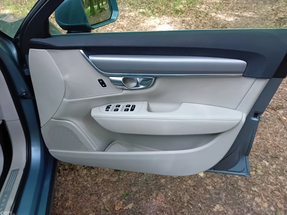 Volvo S90 Saloon, Diesel, 2018, Blue