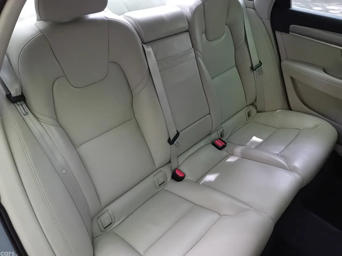 Volvo S90 Saloon, Diesel, 2018, Blue