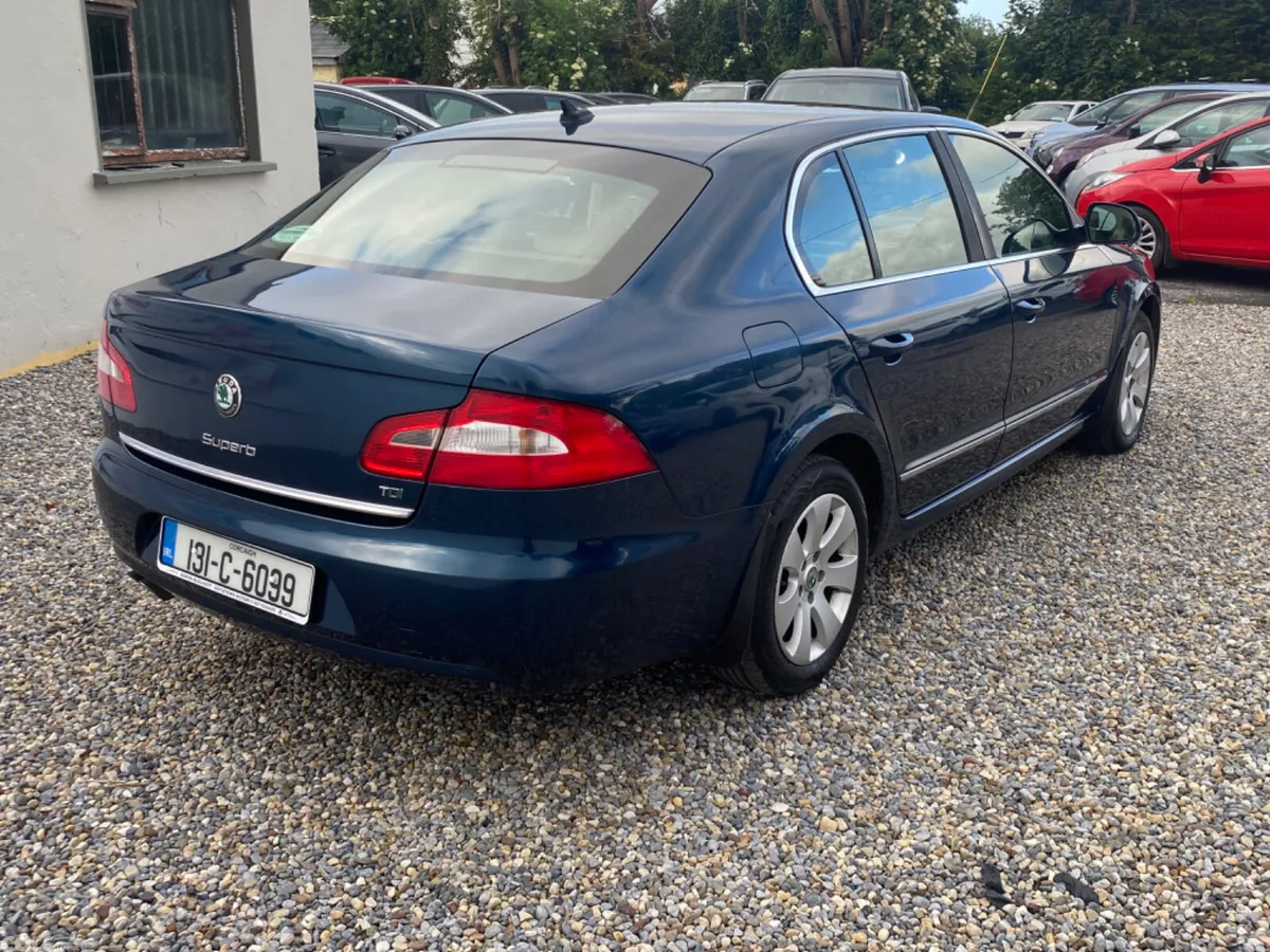 Skoda Superb Saloon, Diesel, 2013, Blue