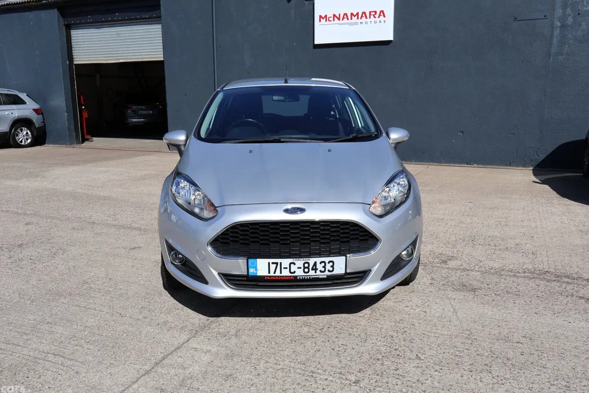 Ford Fiesta Hatchback, Petrol, 2017, Grey