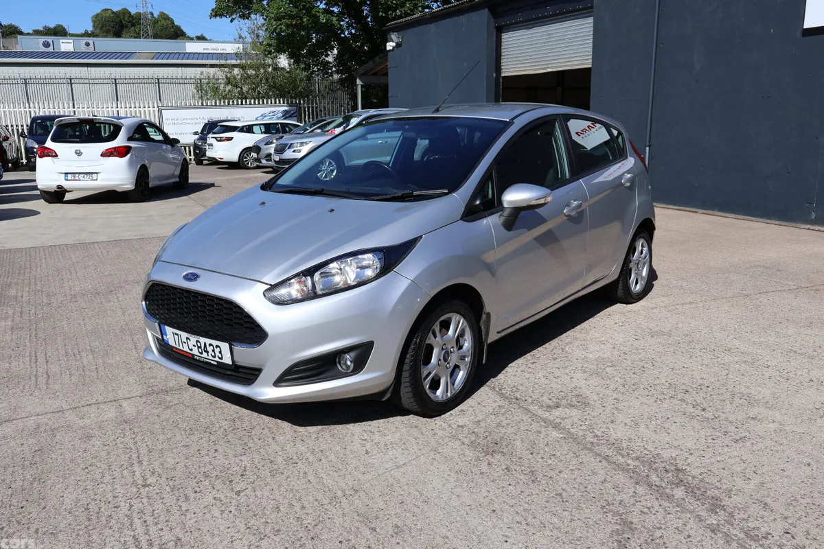 Ford Fiesta Hatchback, Petrol, 2017, Grey