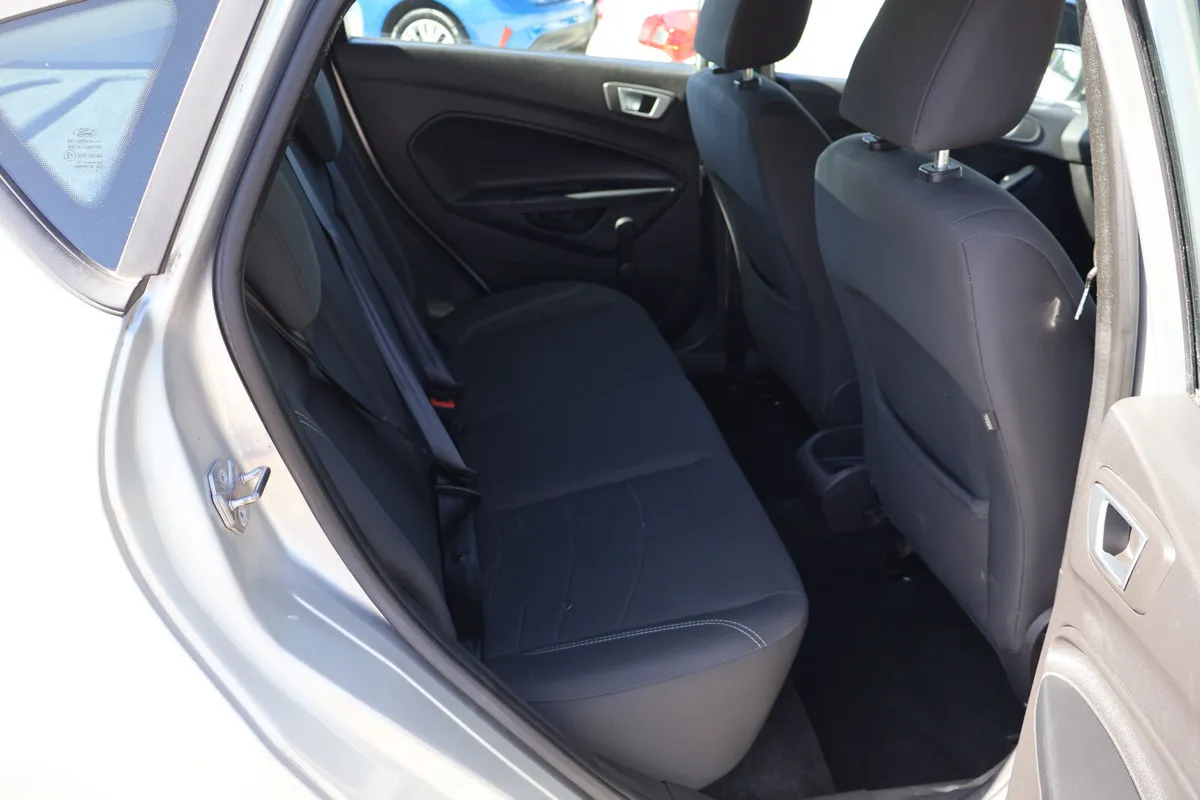 Ford Fiesta Hatchback, Petrol, 2017, Grey