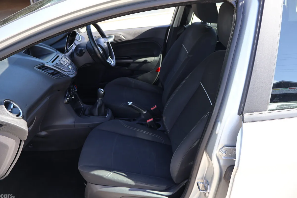 Ford Fiesta Hatchback, Petrol, 2017, Grey