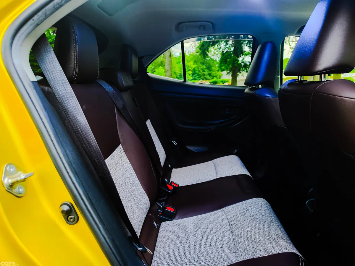 Toyota Yaris Cross Hatchback, Petrol Hybrid, 2021, Yellow