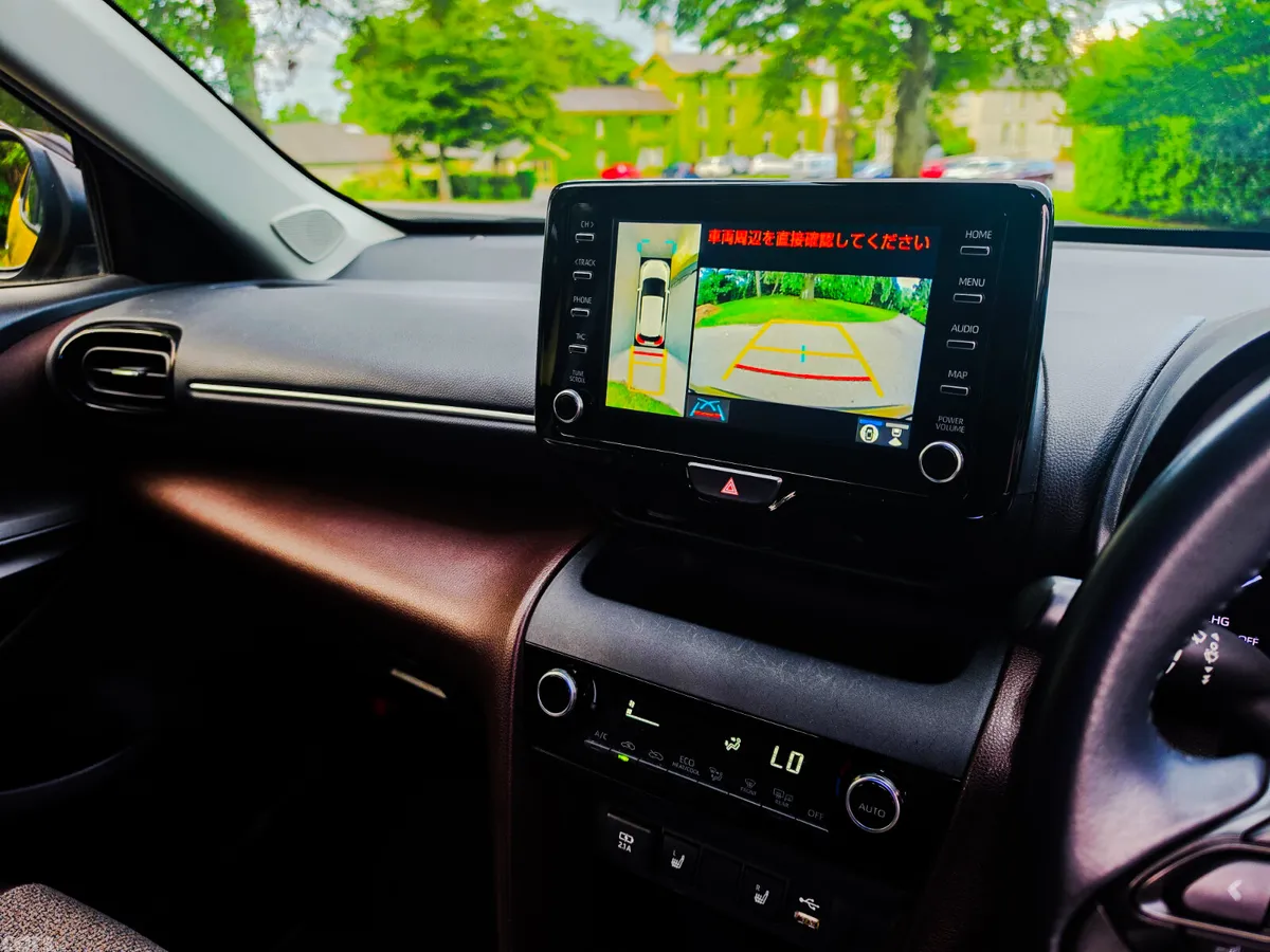 Toyota Yaris Cross Hatchback, Petrol Hybrid, 2021, Yellow