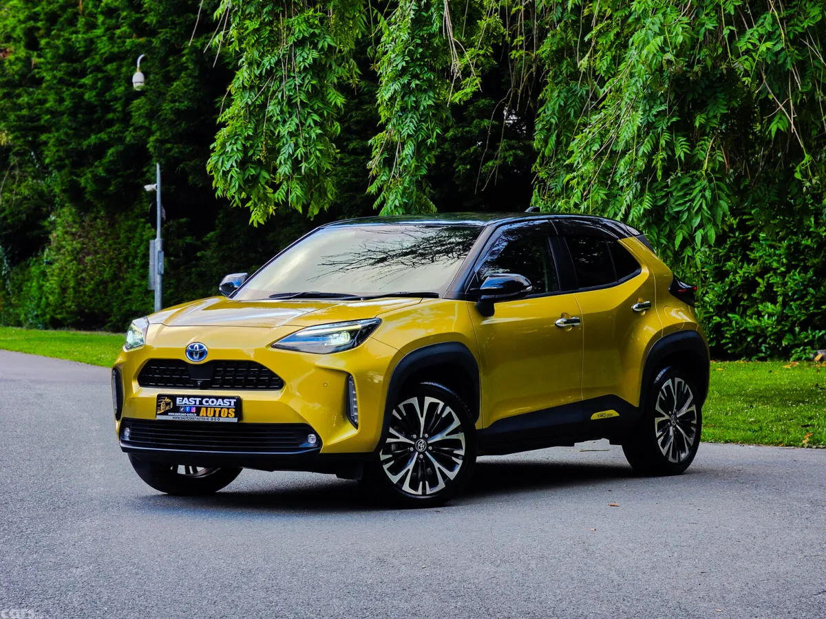 Toyota Yaris Cross Hatchback, Petrol Hybrid, 2021, Yellow