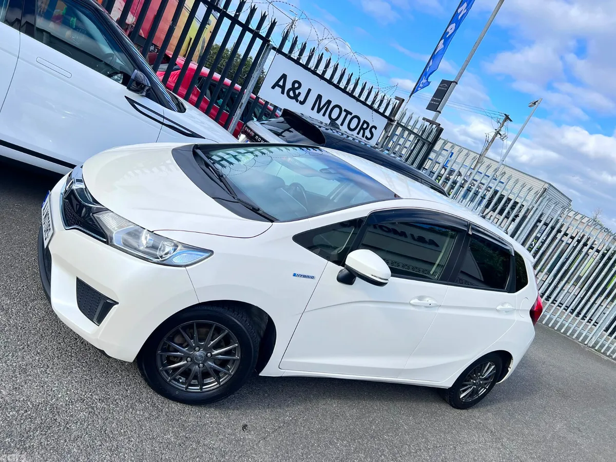 Honda Fit Hatchback, Petrol Hybrid, 2016, White
