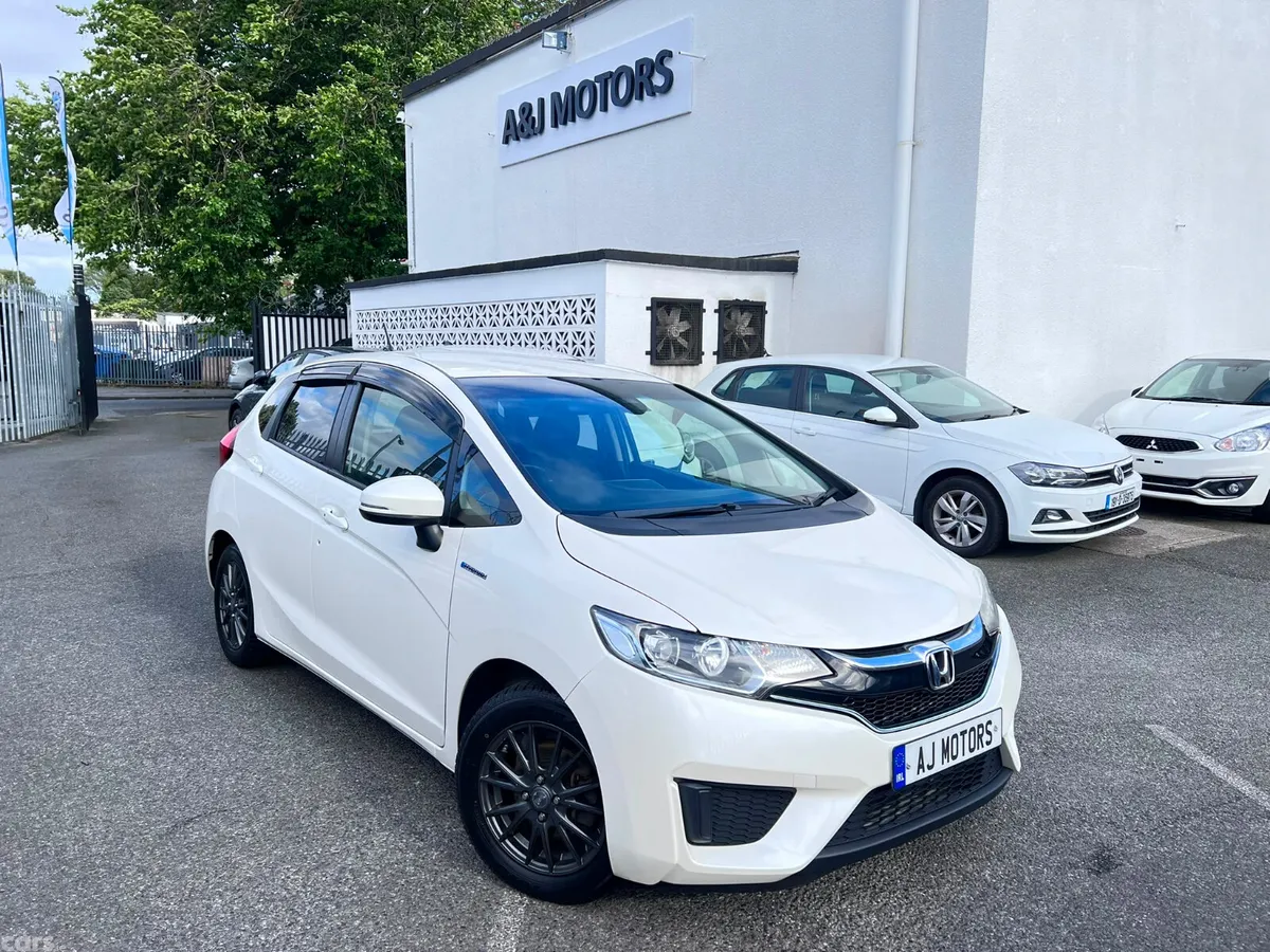 Honda Fit Hatchback, Petrol Hybrid, 2016, White
