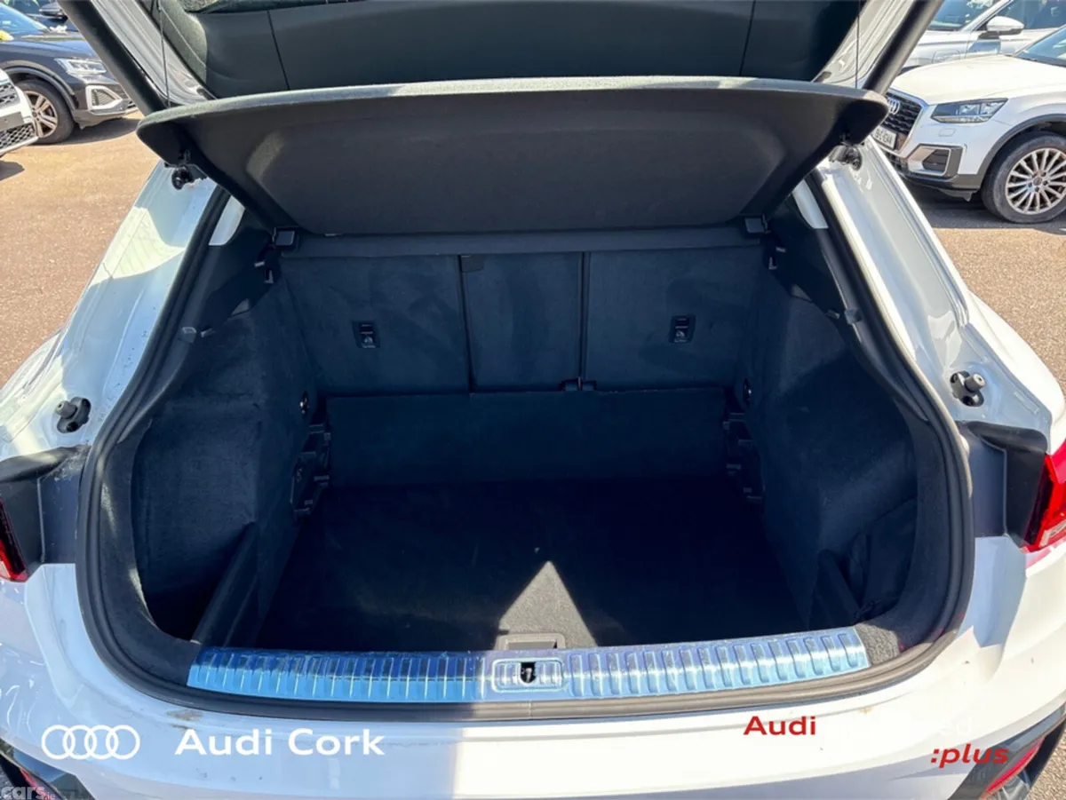 Audi Q3 SUV, Petrol, 2024, White