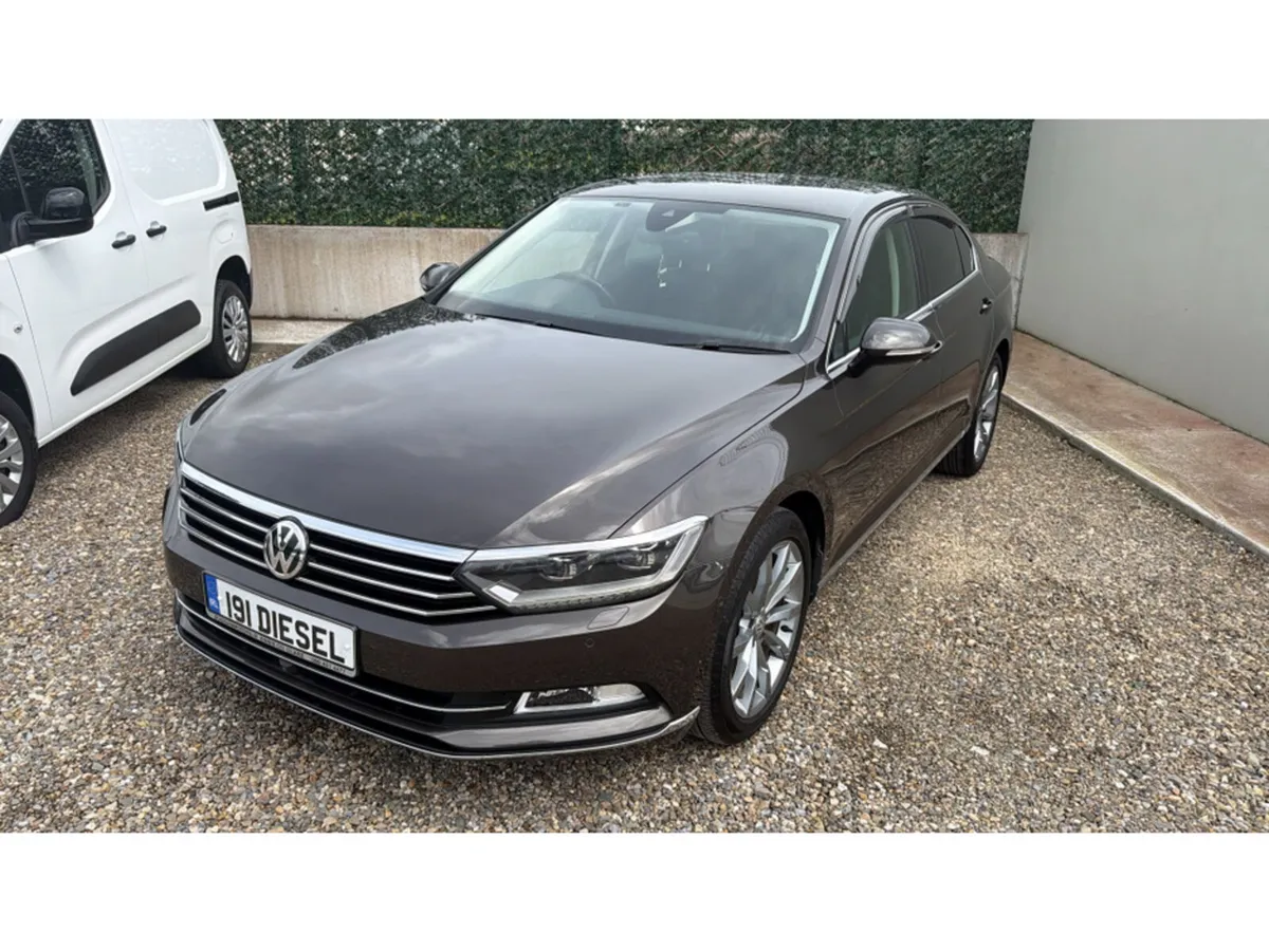 Volkswagen Passat Saloon, Diesel, 2019, Brown