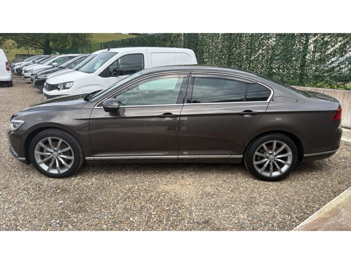 Volkswagen Passat Saloon, Diesel, 2019, Brown