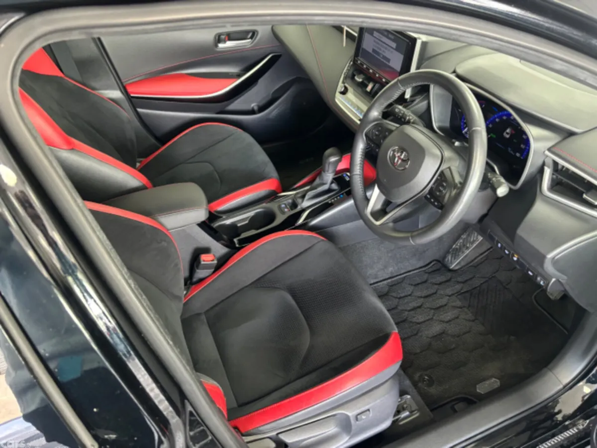 Toyota Corolla Hatchback, Petrol Hybrid, 2019, Black