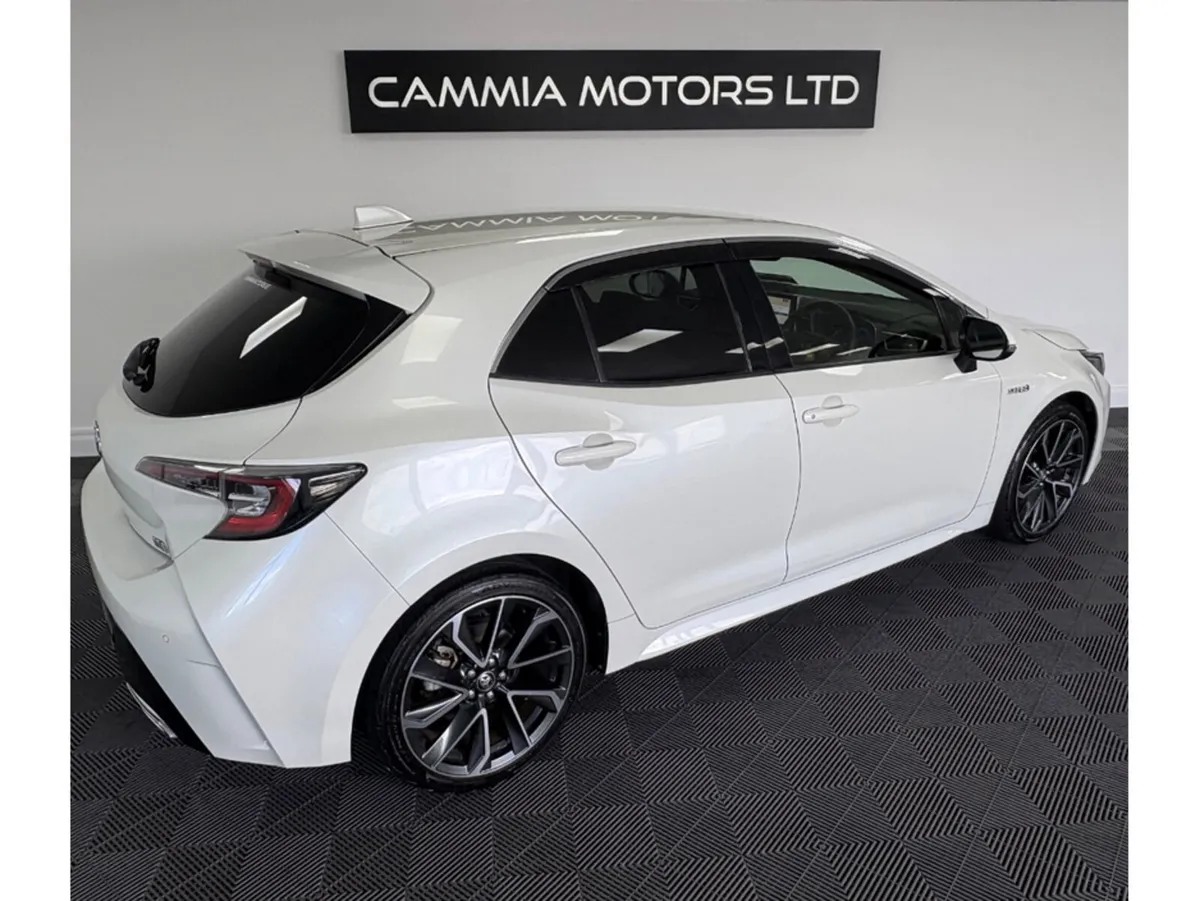 Toyota Corolla Hatchback, Petrol Hybrid, 2019, White