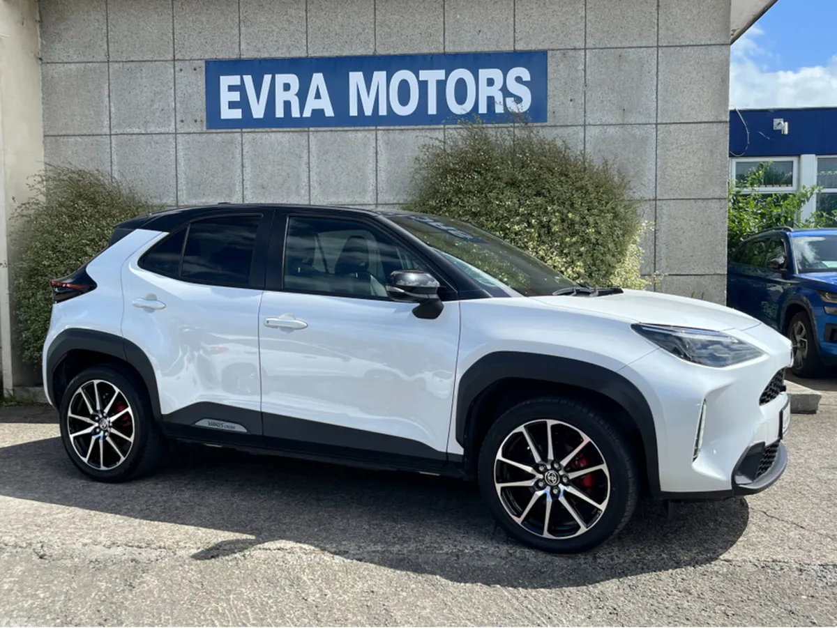 Toyota Yaris Cross SUV, Petrol Hybrid, 2023, White