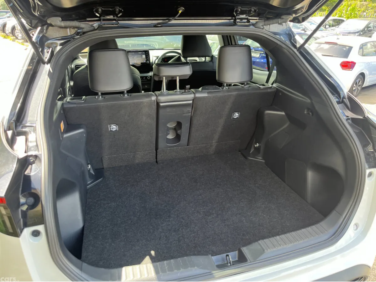Toyota Yaris Cross SUV, Petrol Hybrid, 2023, White