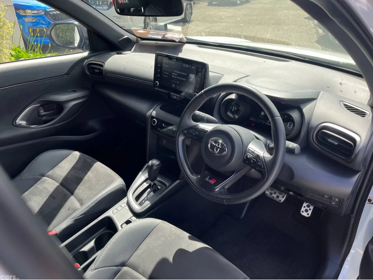 Toyota Yaris Cross SUV, Petrol Hybrid, 2023, White