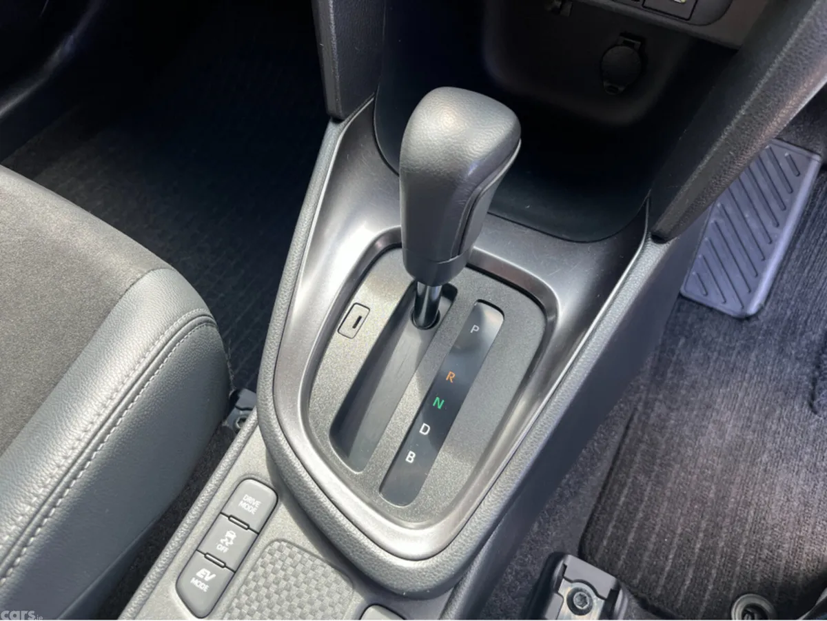 Toyota Yaris Cross SUV, Petrol Hybrid, 2023, White