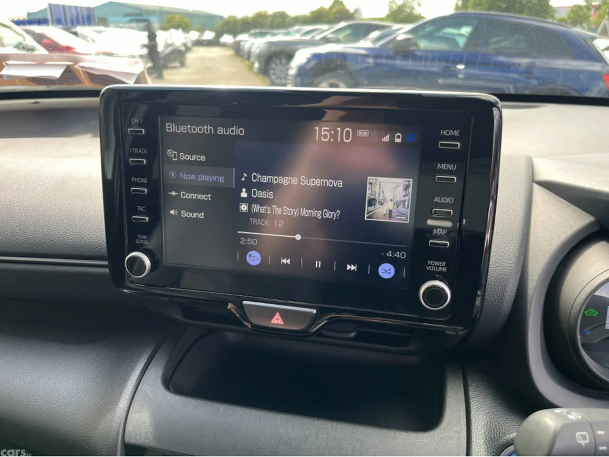 Toyota Yaris Cross SUV, Petrol Hybrid, 2023, White