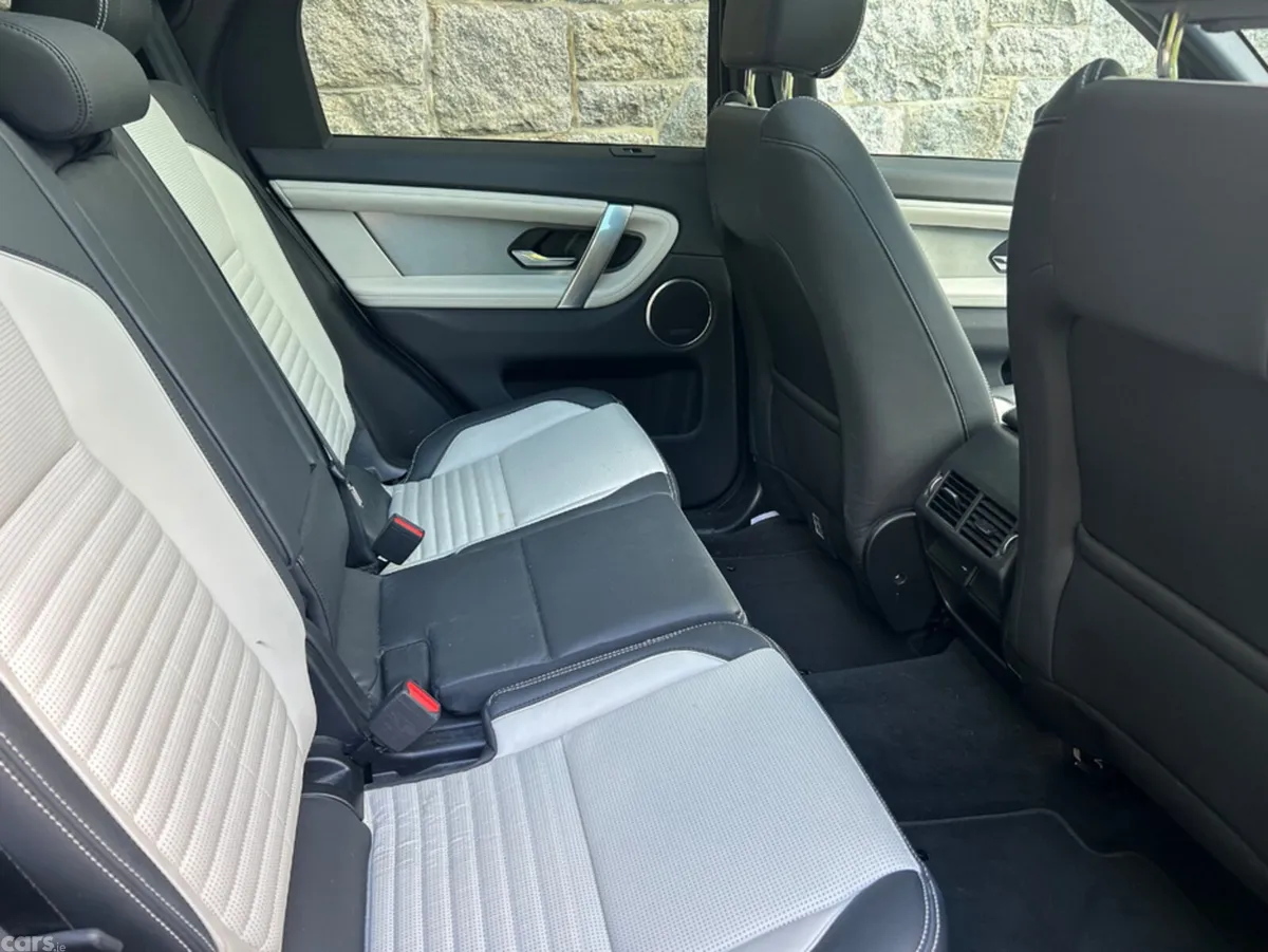 Land Rover Discovery Sport Estate, Petrol Plug-in Hybrid, 2023, Grey