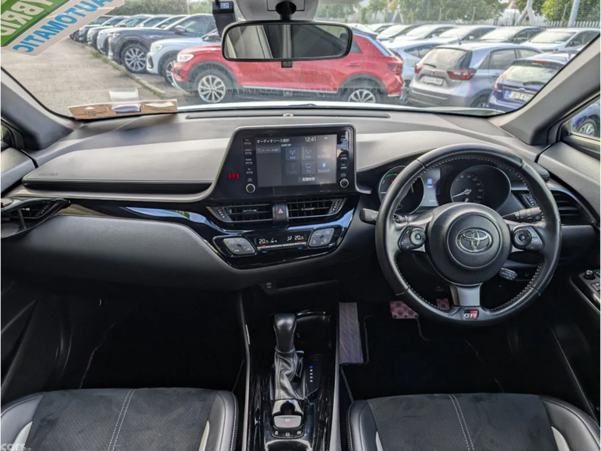 Toyota C-HR SUV, Petrol Hybrid, 2019, White