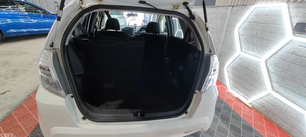 Honda Fit Hatchback, Petrol Hybrid, 2014, White