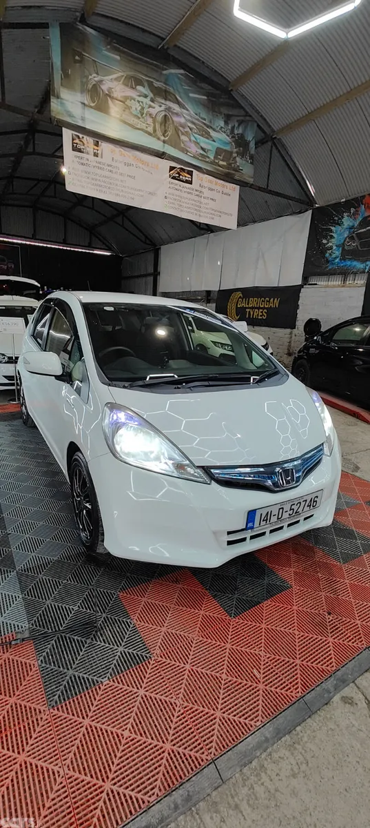 Honda Fit Hatchback, Petrol Hybrid, 2014, White