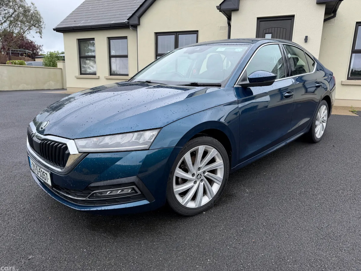Skoda Octavia Saloon, Diesel, 2021, Blue