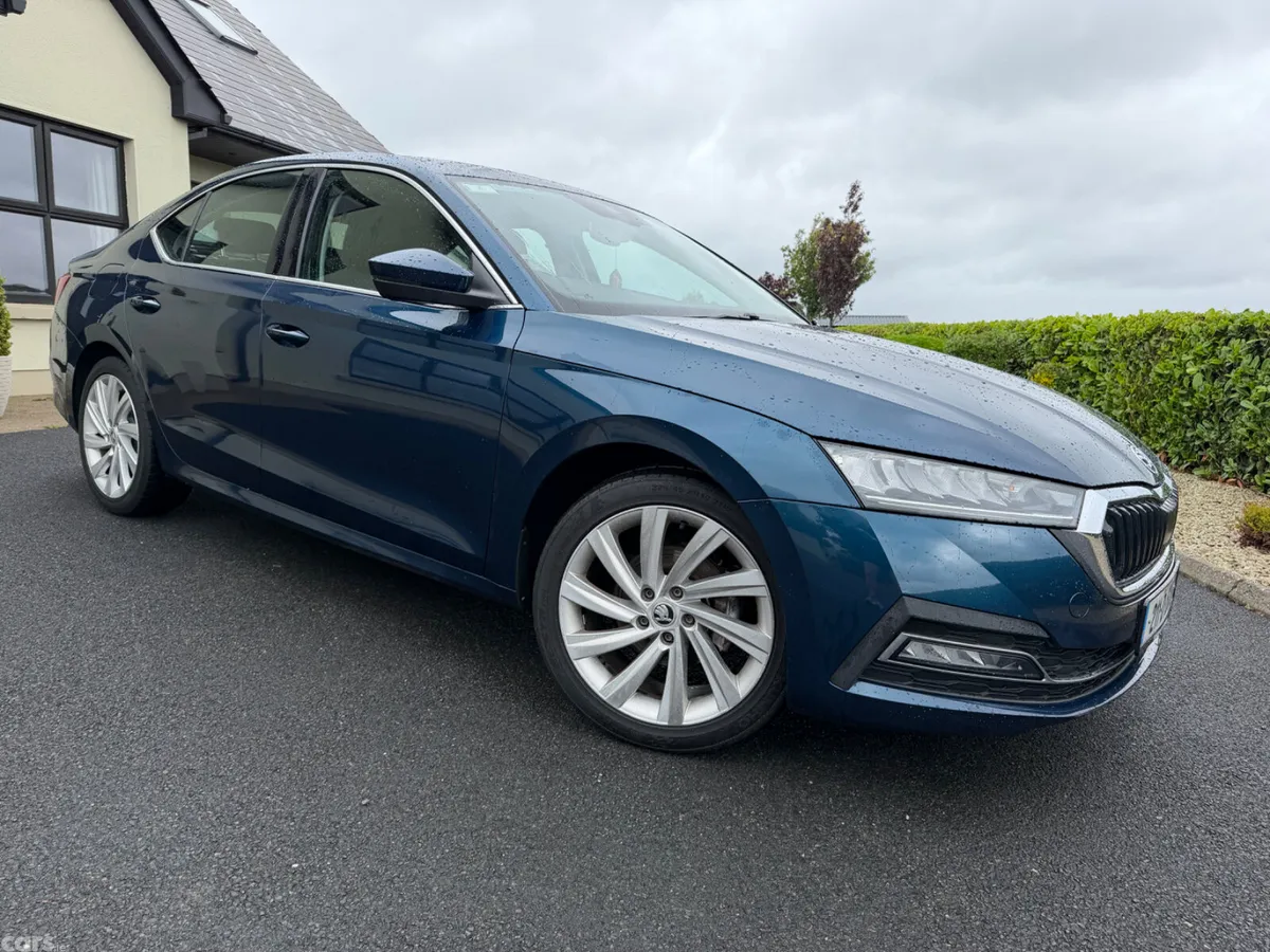 Skoda Octavia Saloon, Diesel, 2021, Blue