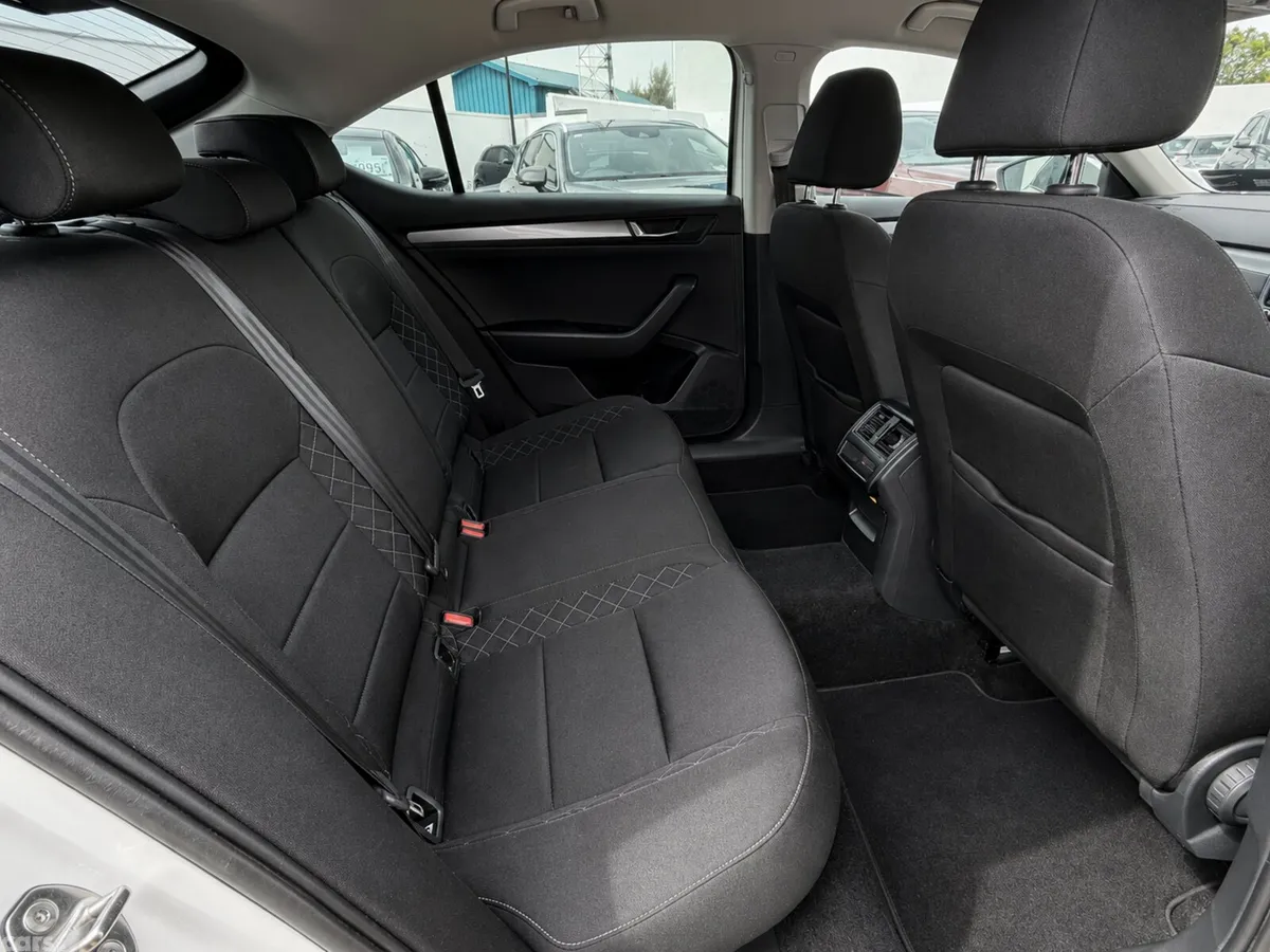 Skoda Superb Saloon, Diesel, 2017, White