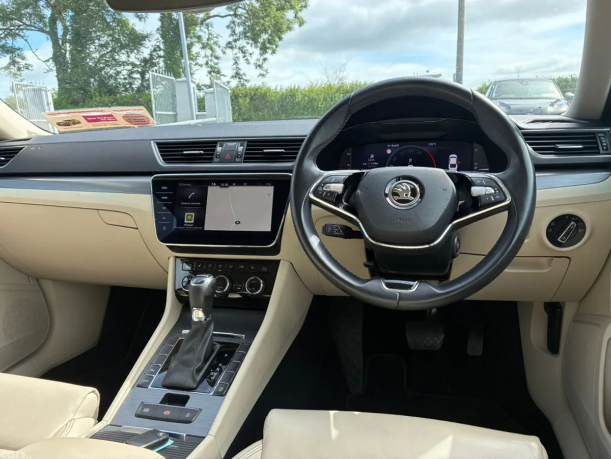 Skoda Superb Hatchback, Diesel, 2023, Grey