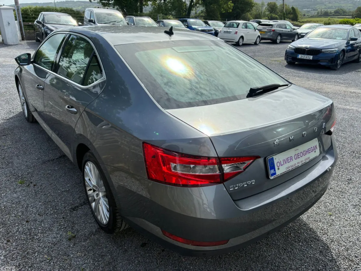 Skoda Superb Hatchback, Diesel, 2023, Grey
