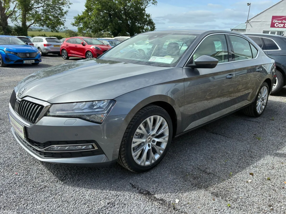 Skoda Superb Hatchback, Diesel, 2023, Grey
