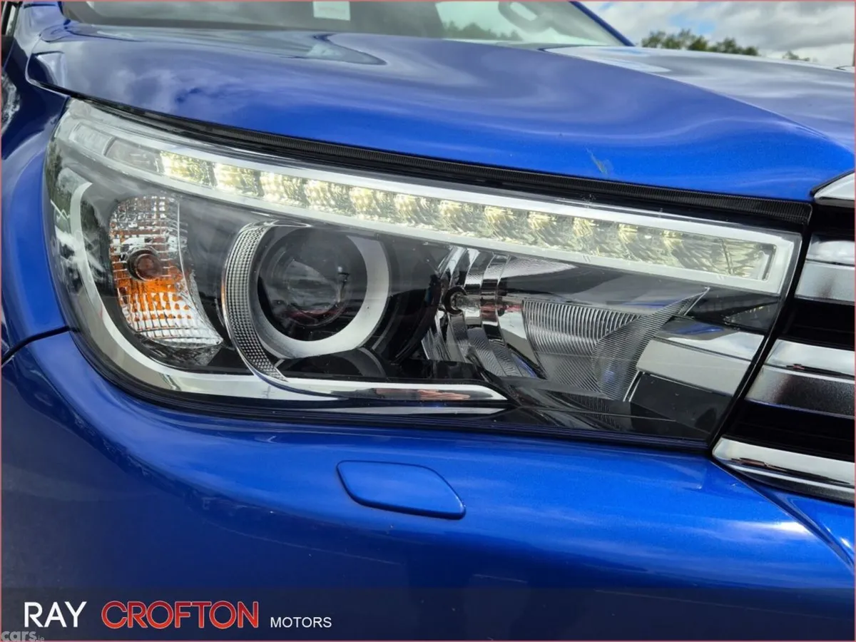 Toyota Hilux MPV, Diesel, 2018, Blue