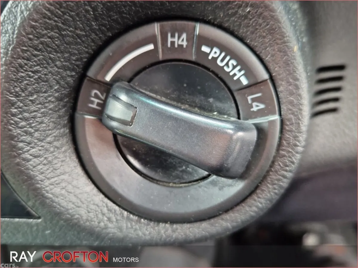 Toyota Hilux MPV, Diesel, 2018, Blue