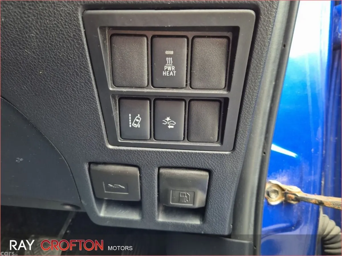 Toyota Hilux MPV, Diesel, 2018, Blue