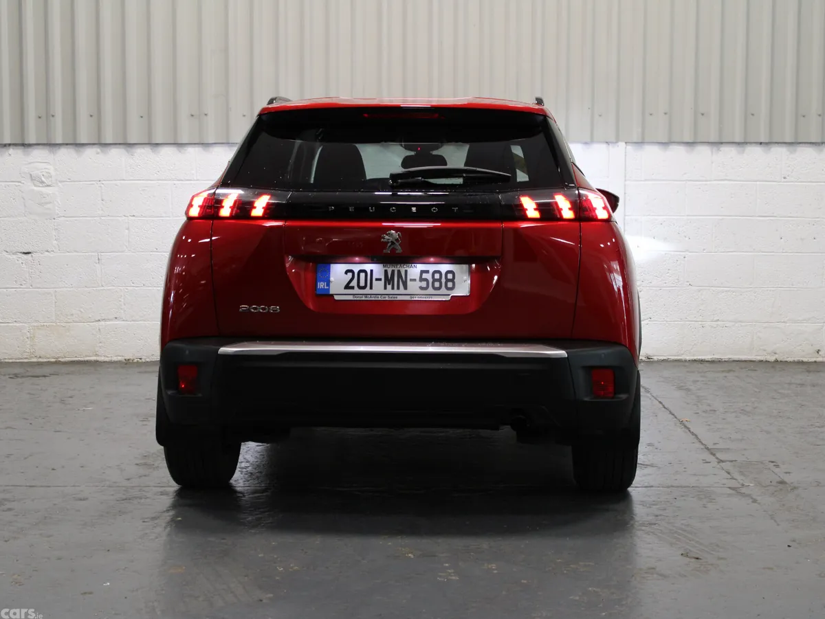 Peugeot 2008 MPV, Diesel, 2020, Red