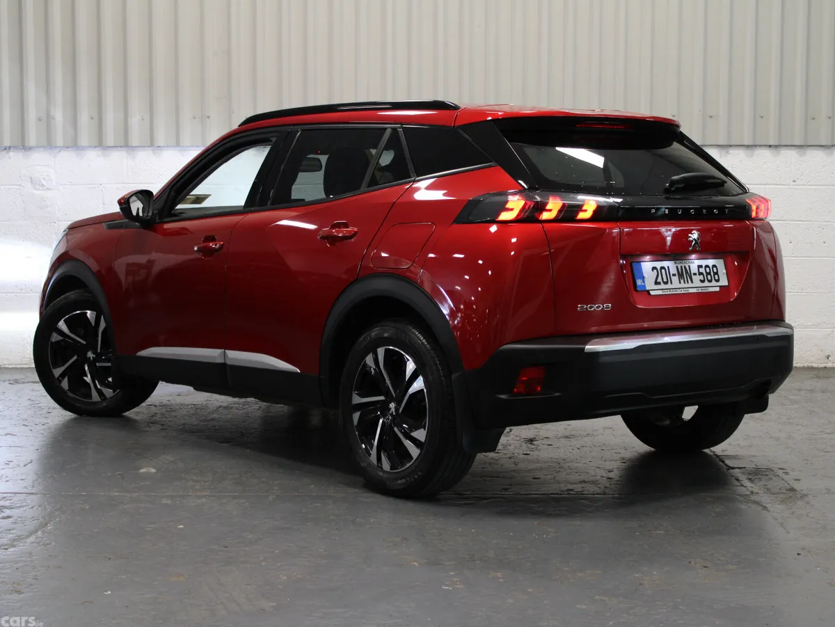 Peugeot 2008 MPV, Diesel, 2020, Red