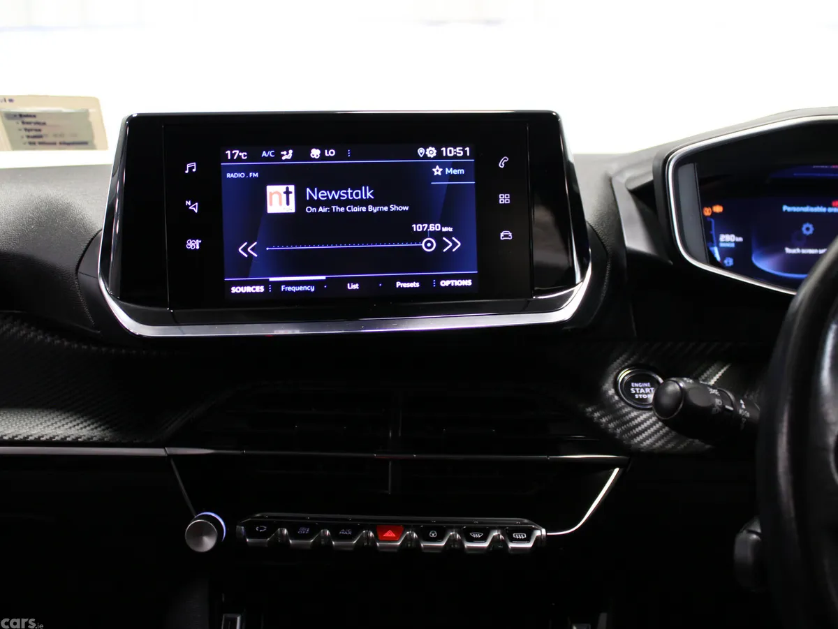 Peugeot 2008 MPV, Diesel, 2020, Red