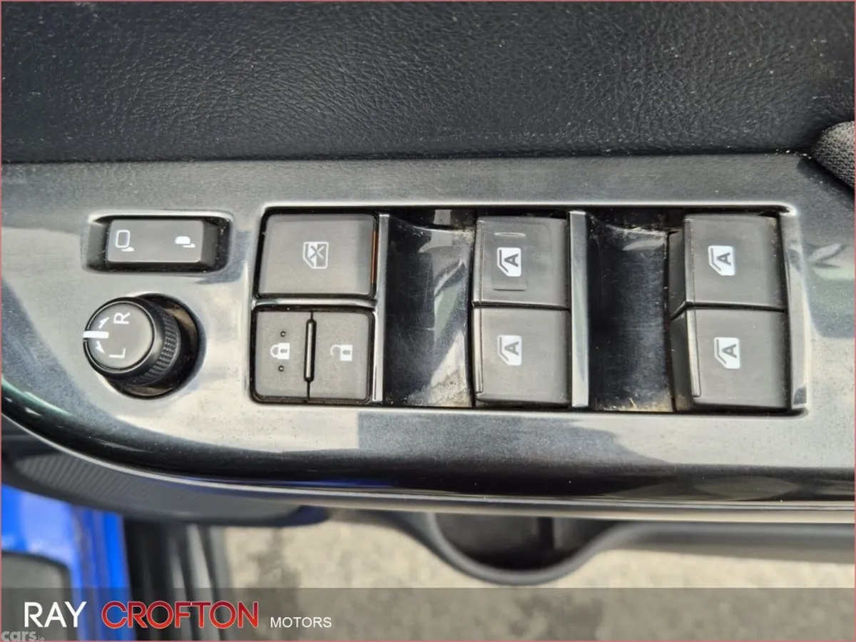 Toyota Hilux MPV, Diesel, 2018, Blue