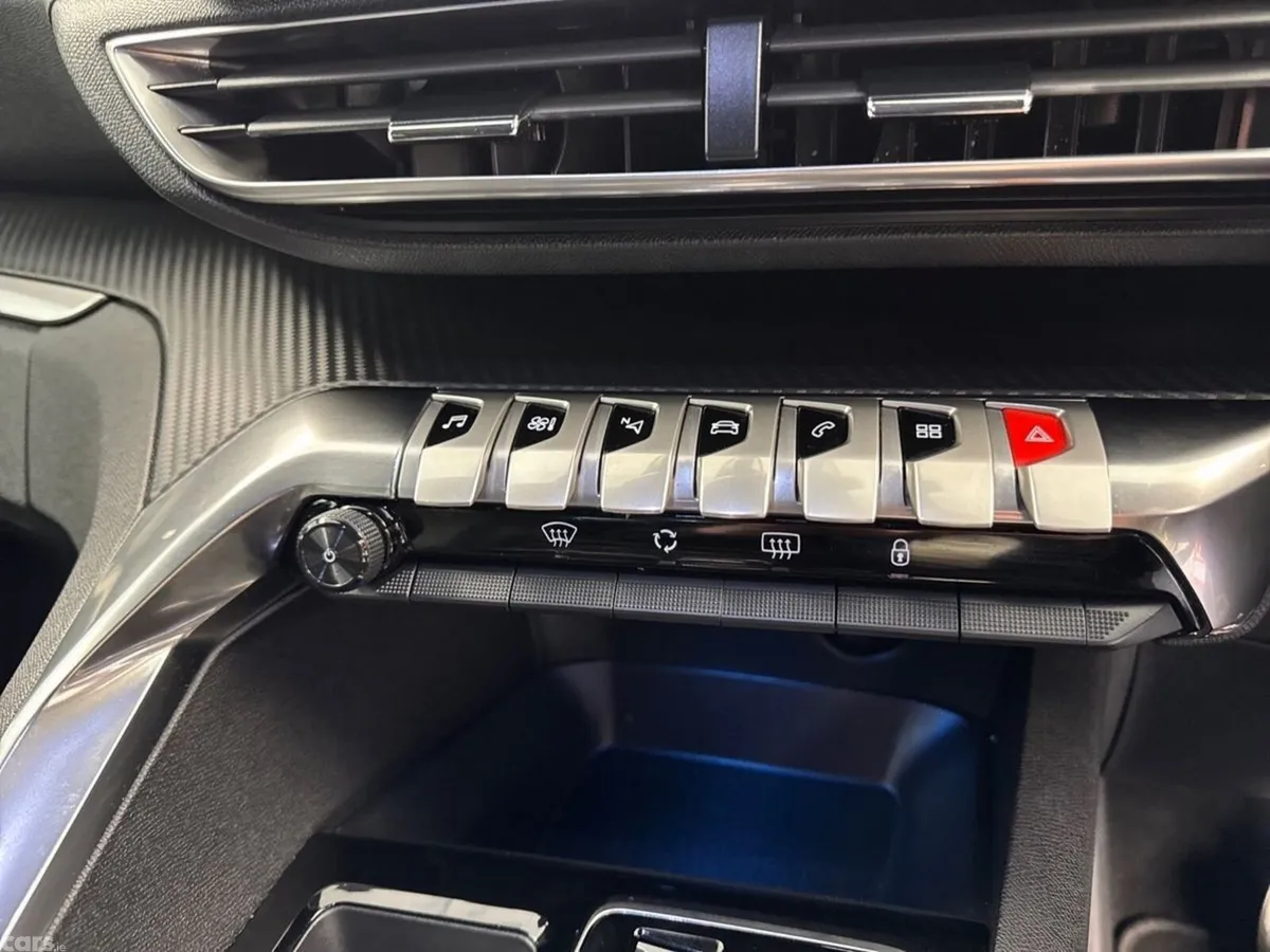 Peugeot 5008 MPV, Diesel, 2024, Blue